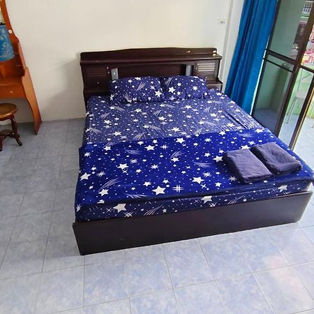 Yuri Guesthouse Джомтиен Бийч Екстериор снимка