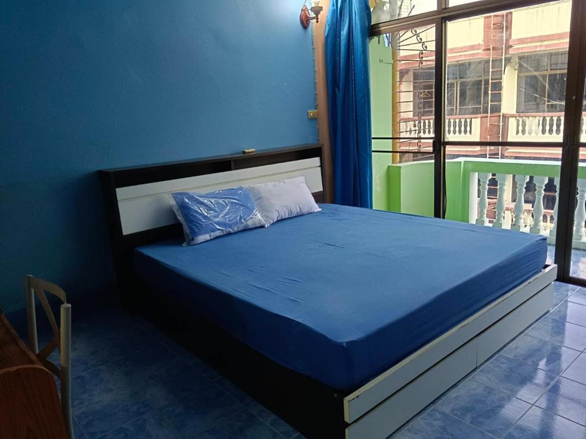 Yuri Guesthouse Джомтиен Бийч Екстериор снимка