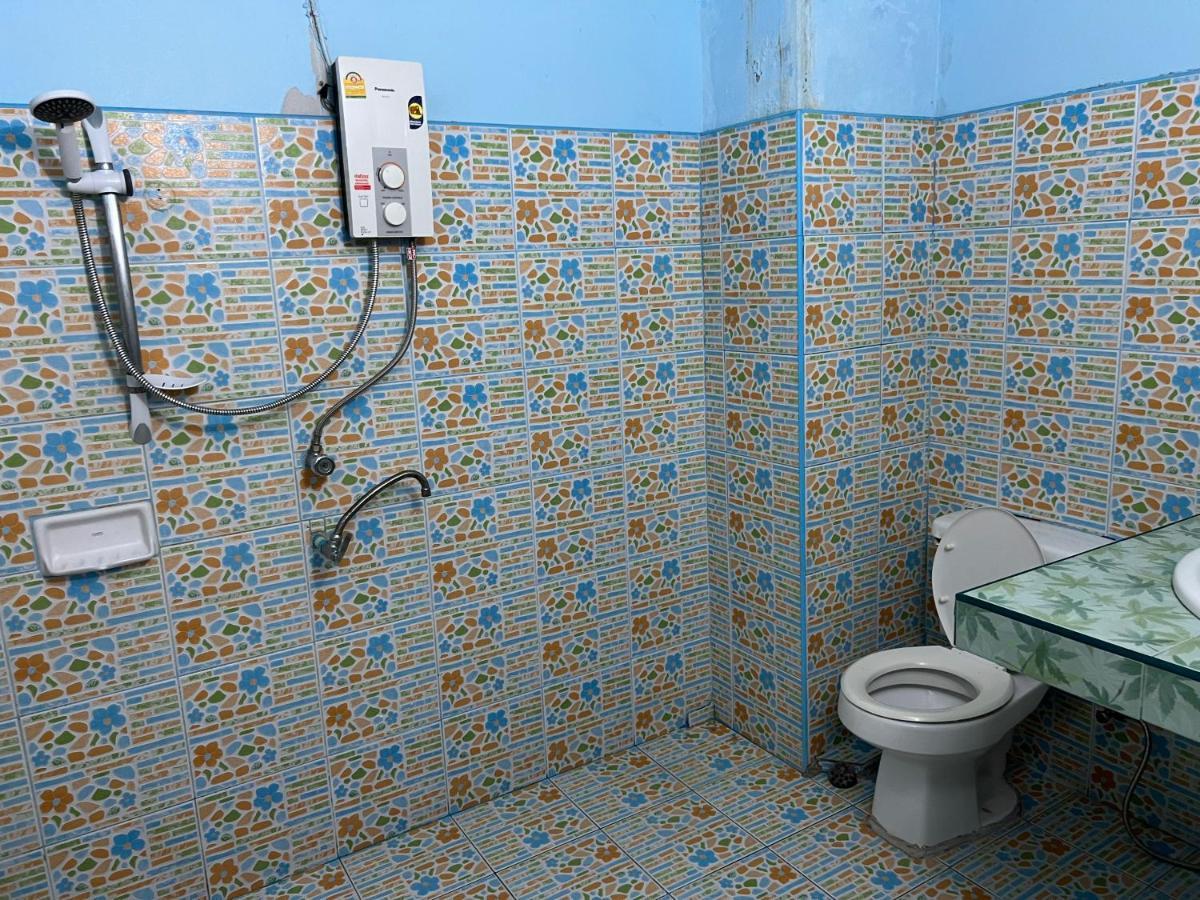 Yuri Guesthouse Джомтиен Бийч Екстериор снимка