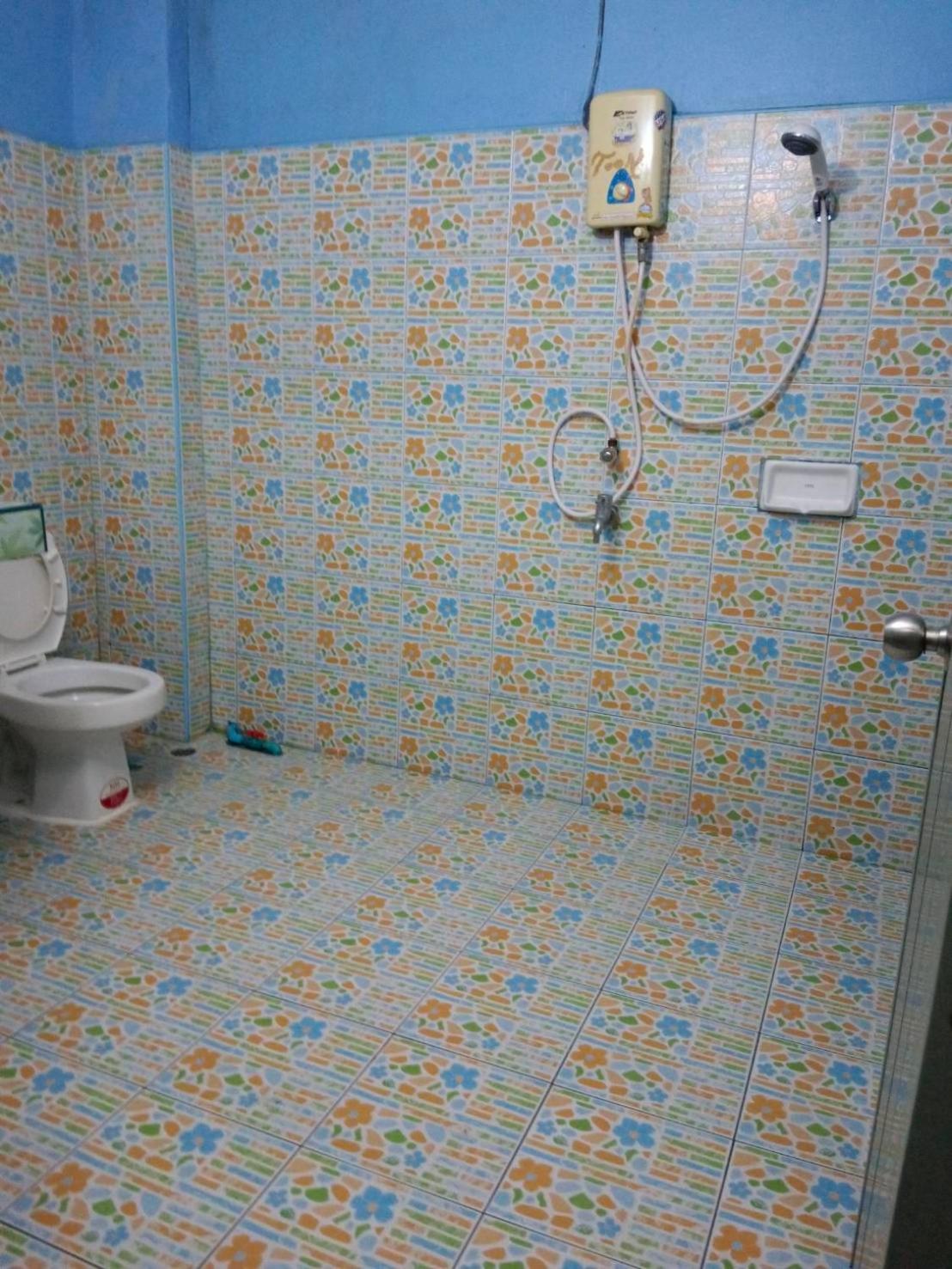 Yuri Guesthouse Джомтиен Бийч Екстериор снимка